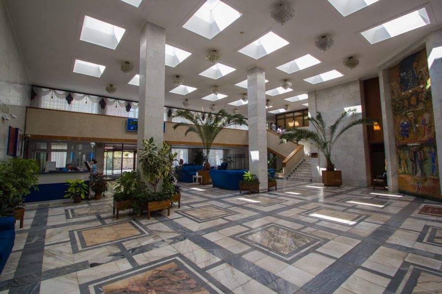 Холл в санатории Горный воздух в городе Железноводске - фотография