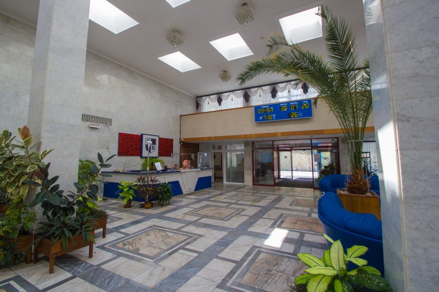 Холл в санатории Горный воздух в городе Железноводске - фотография