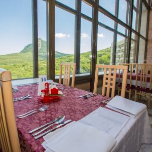 Обеденный зал в санатории Горный воздух в городе Железноводске - фотография