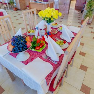 Обеденный зал в санатории Горный воздух в городе Железноводске - фотография