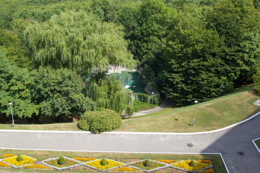 Территория в санатории Горный воздух в городе Железноводске - фотография