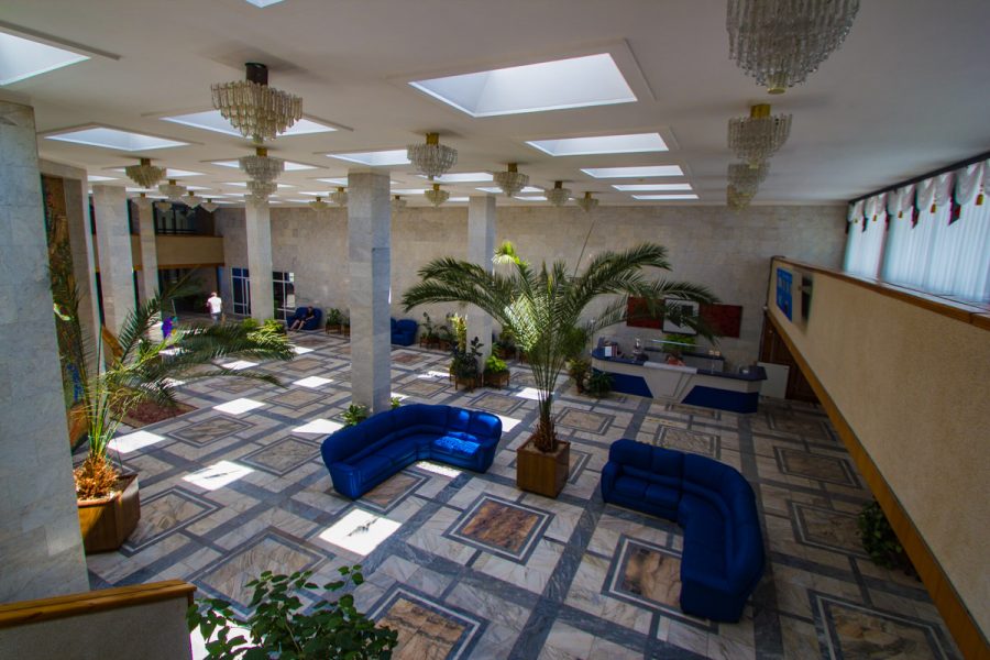 Холл в санатории Горный воздух в городе Железноводске - фотография