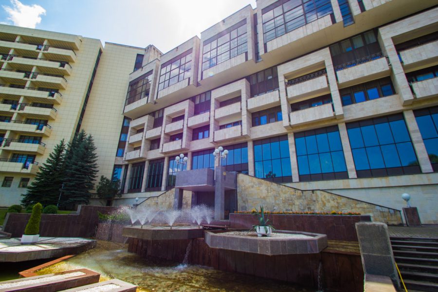 Фонтан в санатории Горный воздух в городе Железноводске - фотография