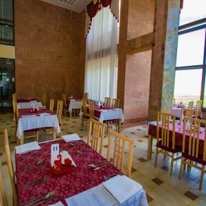 Обеденный зал в санатории Горный воздух в городе Железноводске - фотография