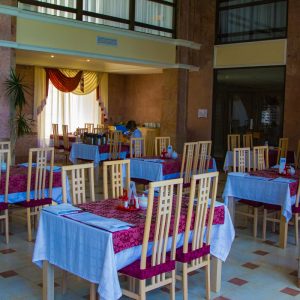 Обеденный зал в санатории Горный воздух в городе Железноводске - фотография