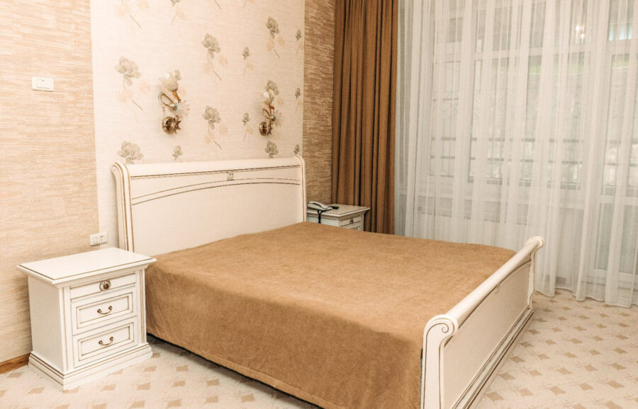 Номер «Люкс» 2 комнатный в корпусе А санатория «Горный воздух» в г. Железноводске - фотография