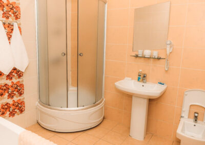 Номер «Люкс» 2 комнатный в корпусе А санатория «Горный воздух» в г. Железноводске - фотография