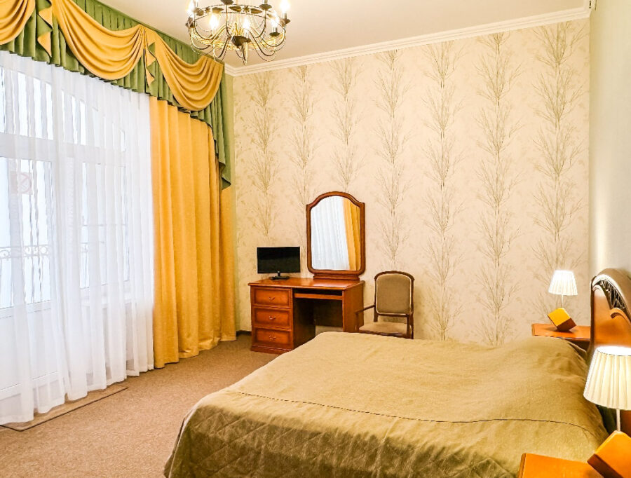 Номер «Полулюкс» 2 комнатный в корпусе В санатория «Горный воздух» в г. Железноводске - фотография