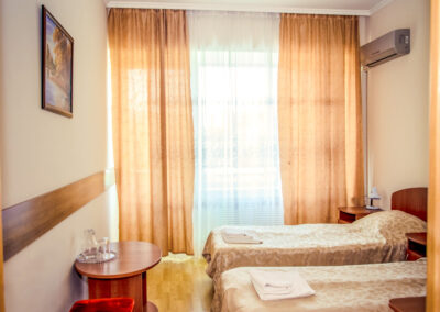 Номер «Стандарт» 2 местный в корпусе №2 санатория «Горный воздух» в г. Железноводске - фотография