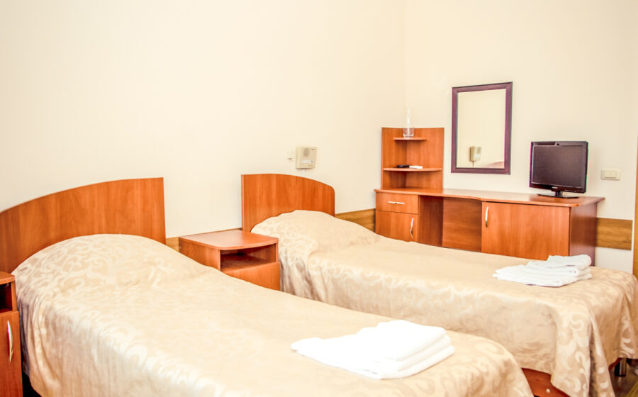 Номер «Стандарт» 2 местный в корпусе №2 санатория «Горный воздух» в г. Железноводске - фотография