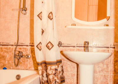 Номер «Стандарт» 2 местный в корпусе №2 санатория «Горный воздух» в г. Железноводске - фотография