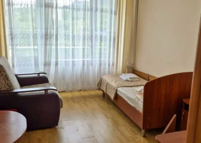 Номер 1 местный в корпусе №2 санатория «Горный воздух» в г. Железноводске - фотография